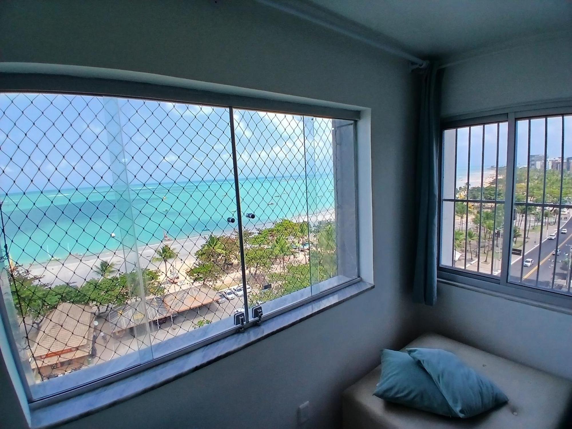 Apto 901 - Dois quartos à beira na praia de Pajuçara em Maceió com linda vista Exterior foto